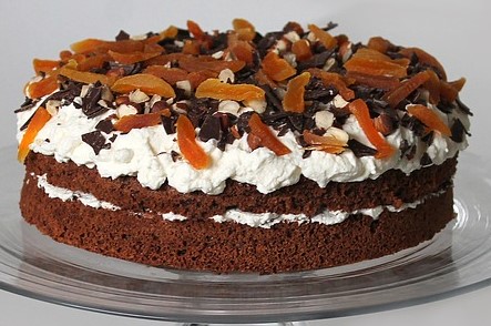 chocolate cake layer