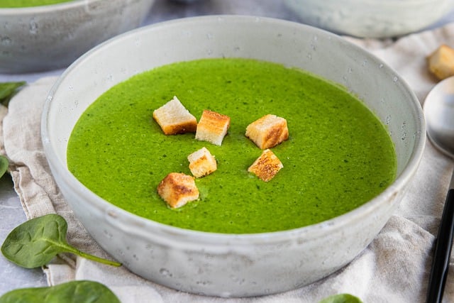 spinach and kale detox soup