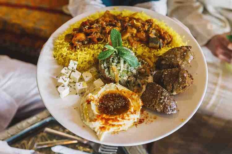 TRADITIONAL ARABIAN MEAL WITH BAHARATE