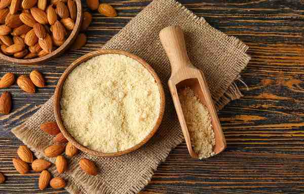 ALMOND FLOUR & ALMOND MEAL