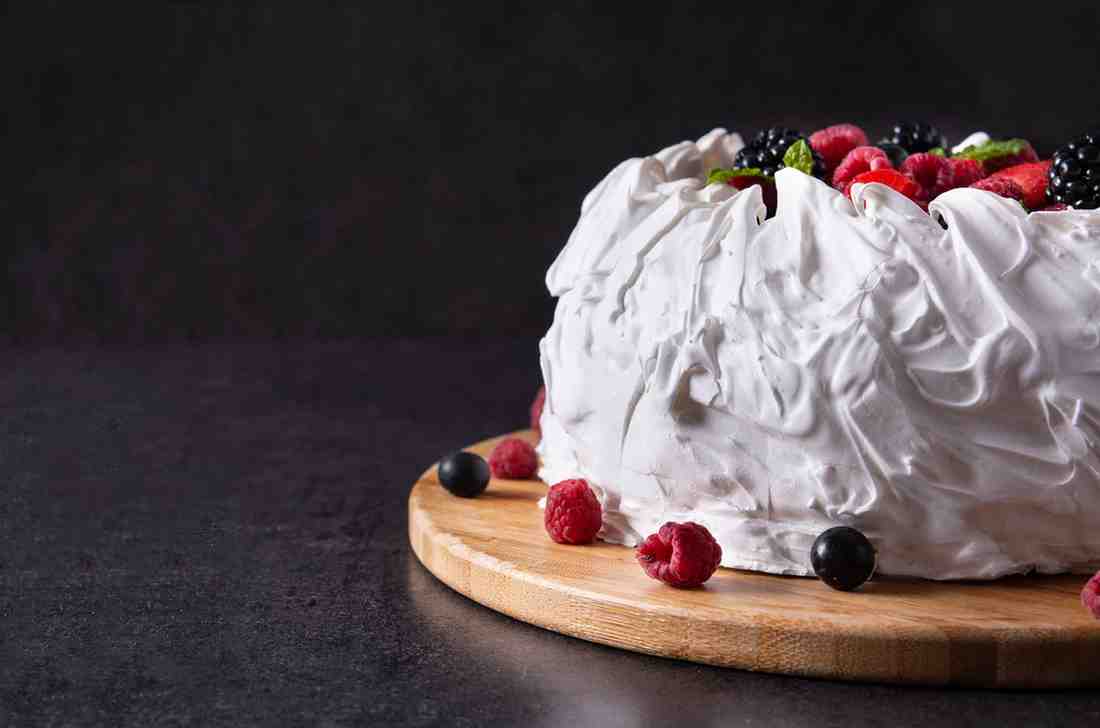 PAVLOVA CAKE