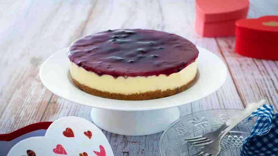 DECORATED CHEESECAKE